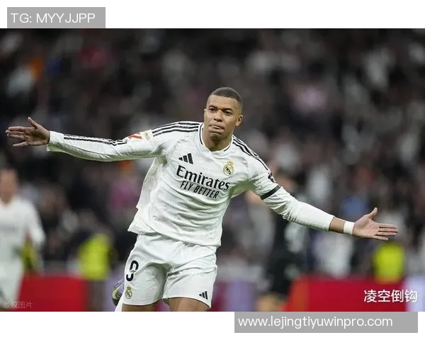 姆巴佩全场表现抢眼成功过人和对抗均为最高评分达到73