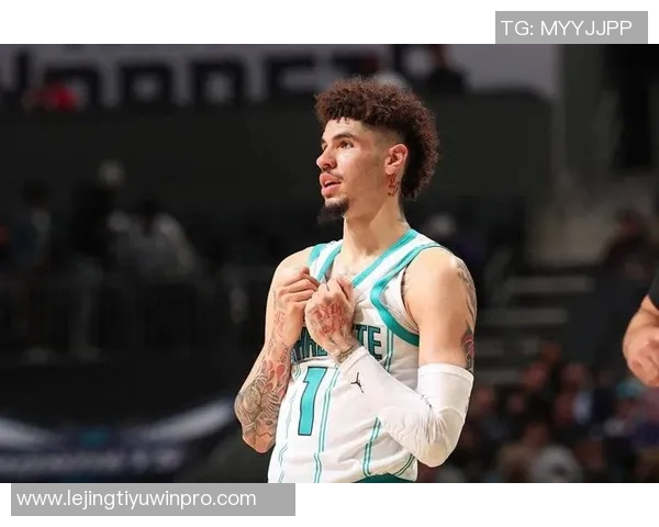 鲍尔三分球表现不佳仅得14分2板5助加时赛关键时刻未能登场 鲍尔三分球表现不佳仅得14分2板5助加时赛关键时刻未能登场