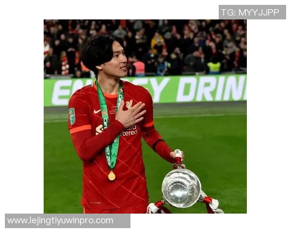 法甲官方祝福南野拓实期待他赛季复出并参与世界杯盛事