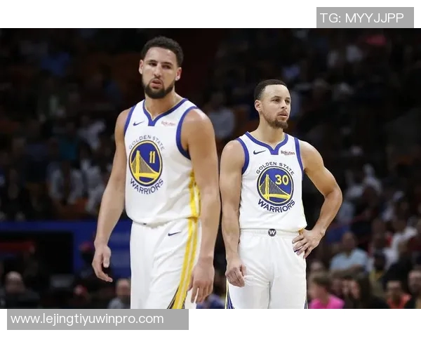 球队阵容多样化探索库里强调赢球与调整并重的重要性