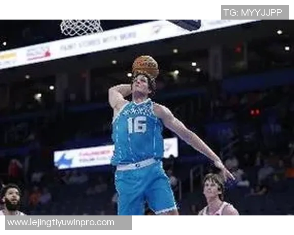 PJ霍尔谈加盟黄蜂的感受与夏联队友的默契建立